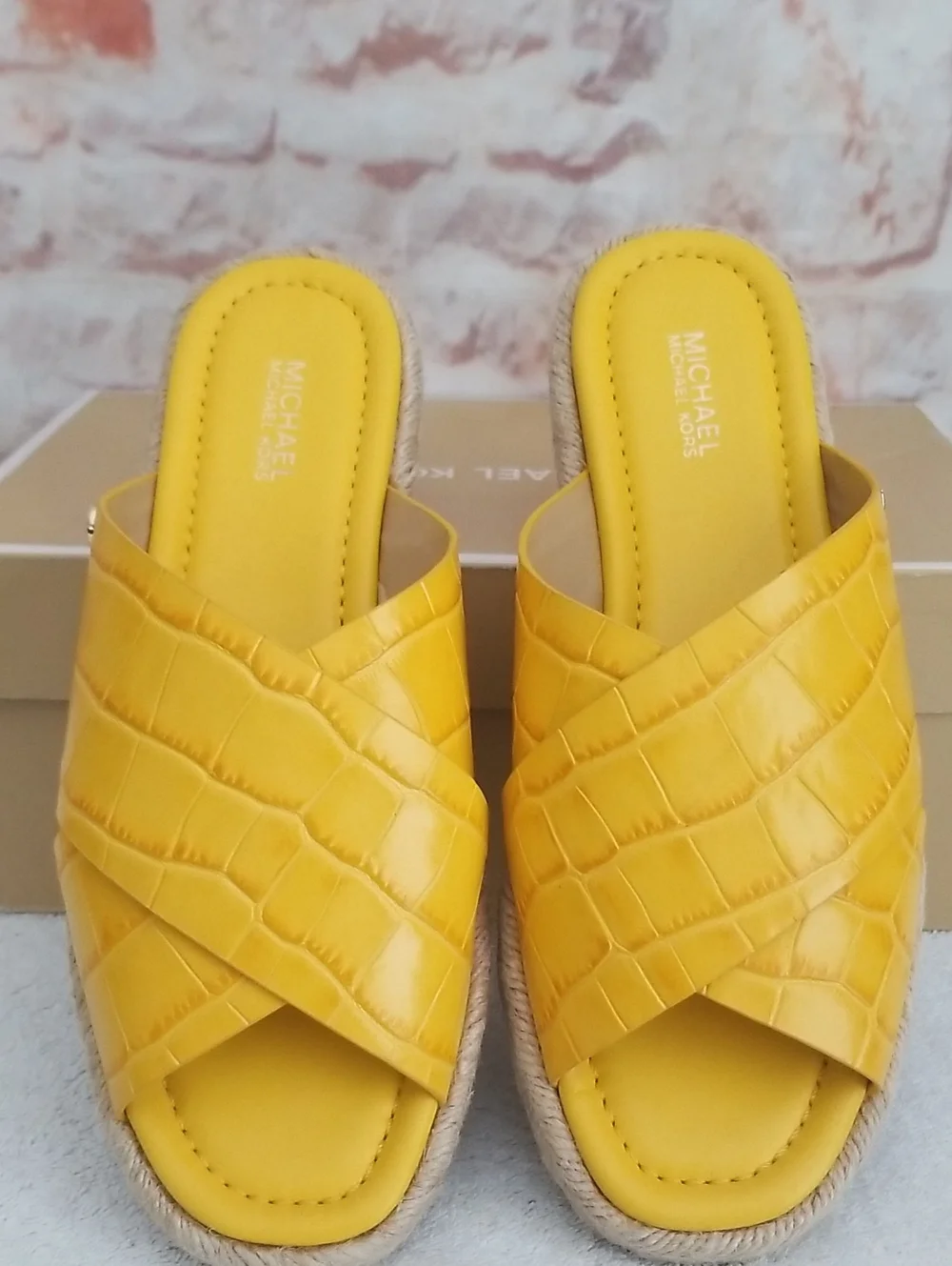 New Michael Kors Linden Croc-Embossed Sandals